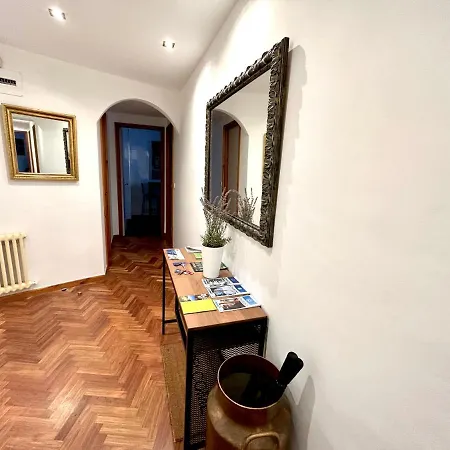 Piso En El Centro Hasta 8 Pax Con Garaje, Gimnasio, Ludoteca Y Salas De Reuniones Oviede