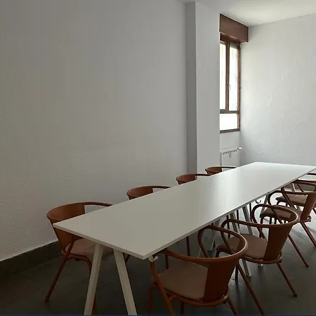 Piso En El Centro Hasta 8 Pax Con Garaje, Gimnasio, Ludoteca Y Salas De Reuniones Oviede
