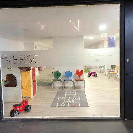 Piso En El Centro Hasta 8 Pax Con Garaje, Gimnasio, Ludoteca Y Salas De Reuniones Appartement *