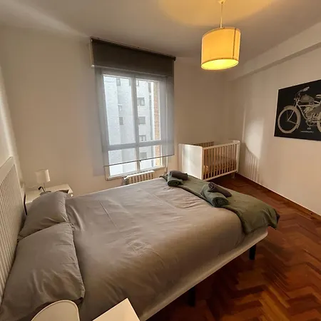 Piso En El Centro Hasta 8 Pax Con Garaje, Gimnasio, Ludoteca Y Salas De Reuniones Appartement Oviede
