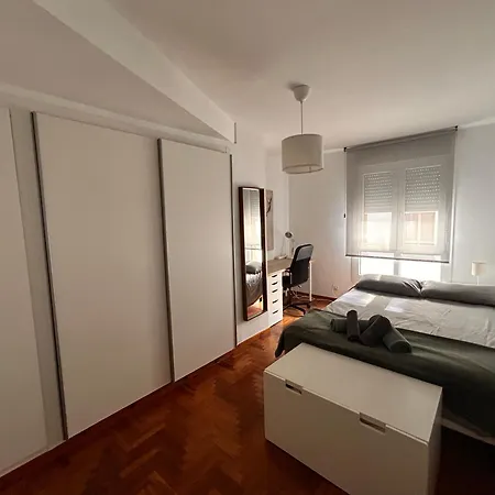 Piso En El Centro Hasta 8 Pax Con Garaje, Gimnasio, Ludoteca Y Salas De Reuniones Appartement Oviede